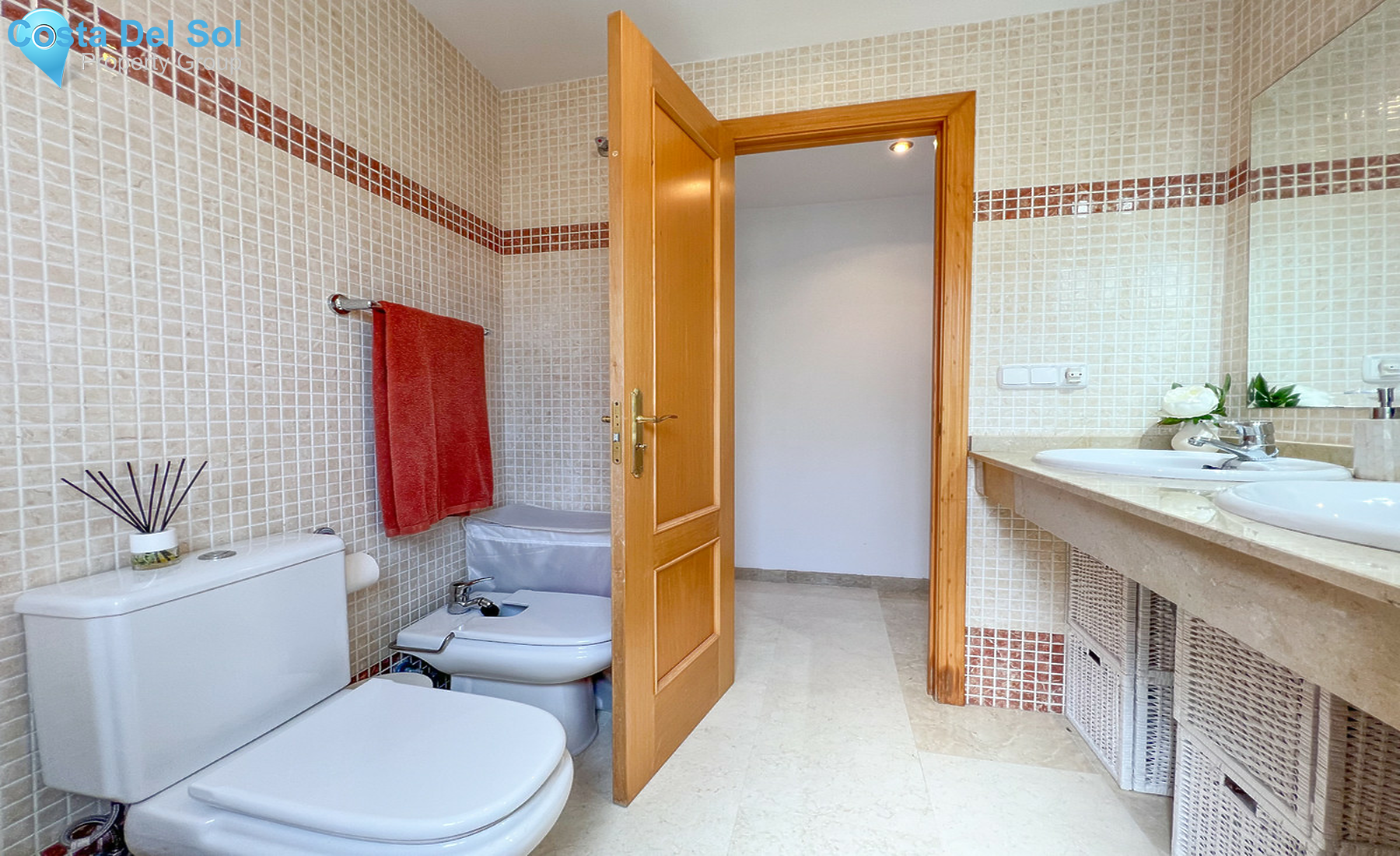 Top Floor Apartment in Marbella-1294180