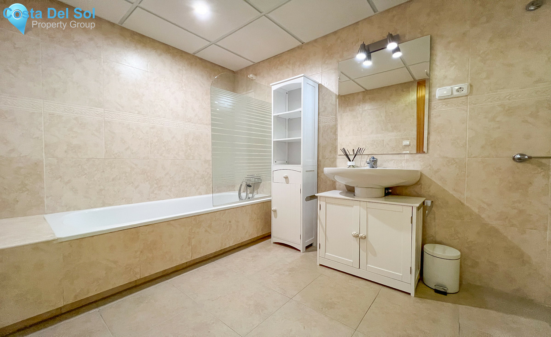 Top Floor Apartment in Marbella-1294184