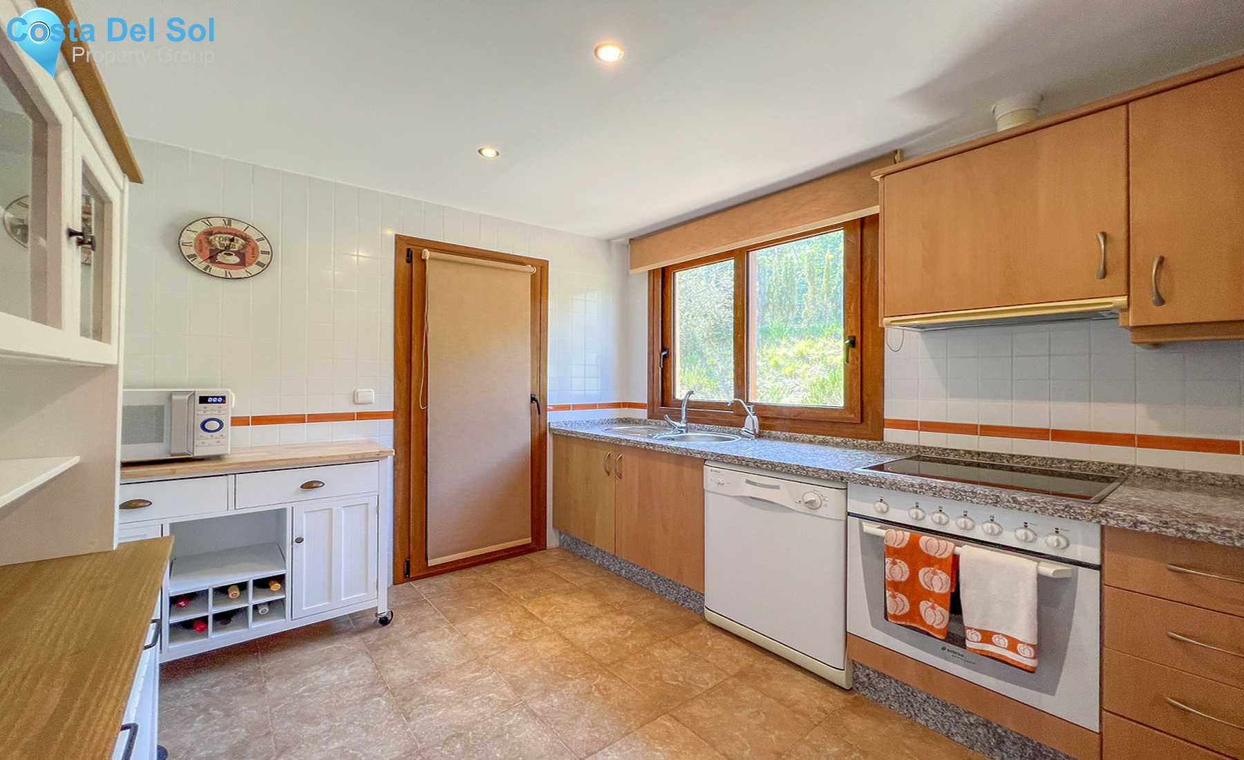 Top Floor Apartment in Marbella-1294186