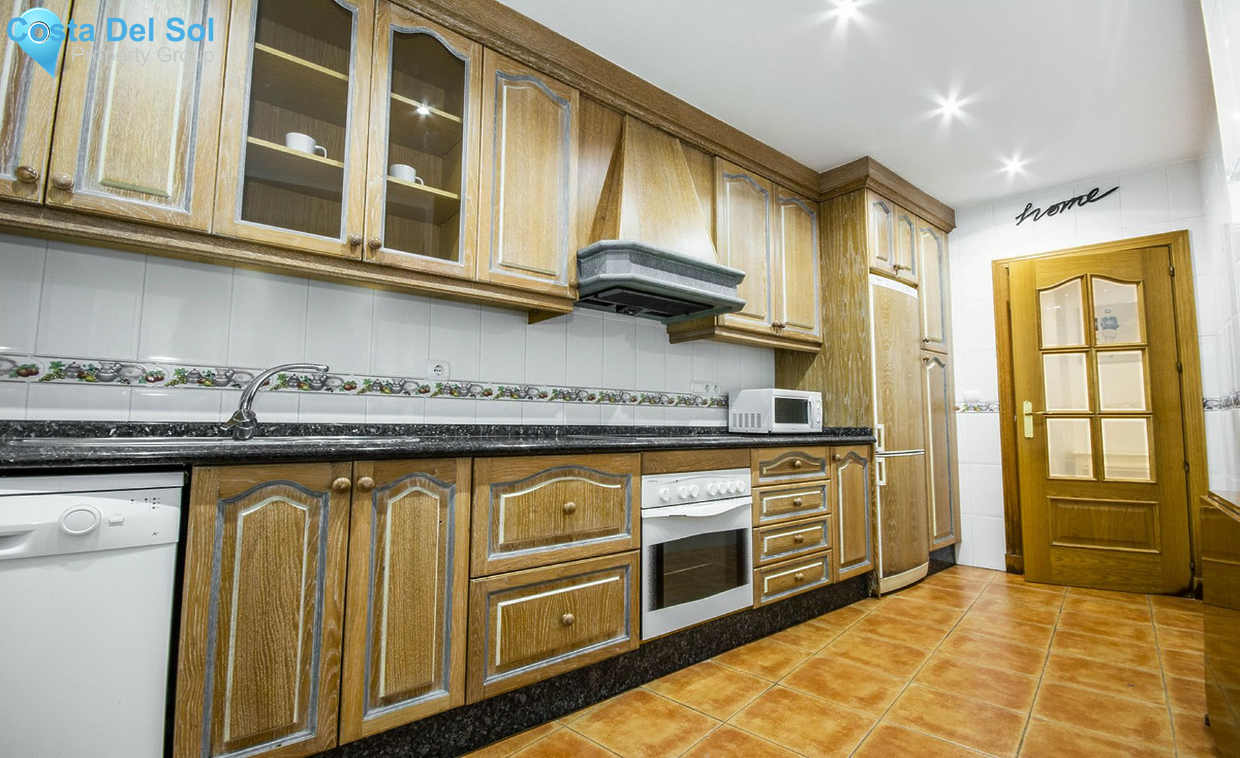 Top Floor Apartment in Marbella-1521700
