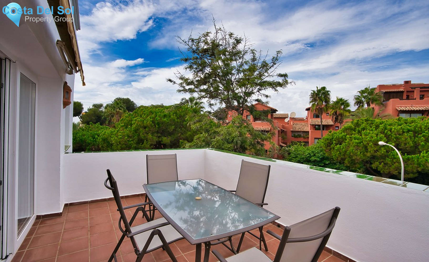 Top Floor Apartment in Marbella-1522475