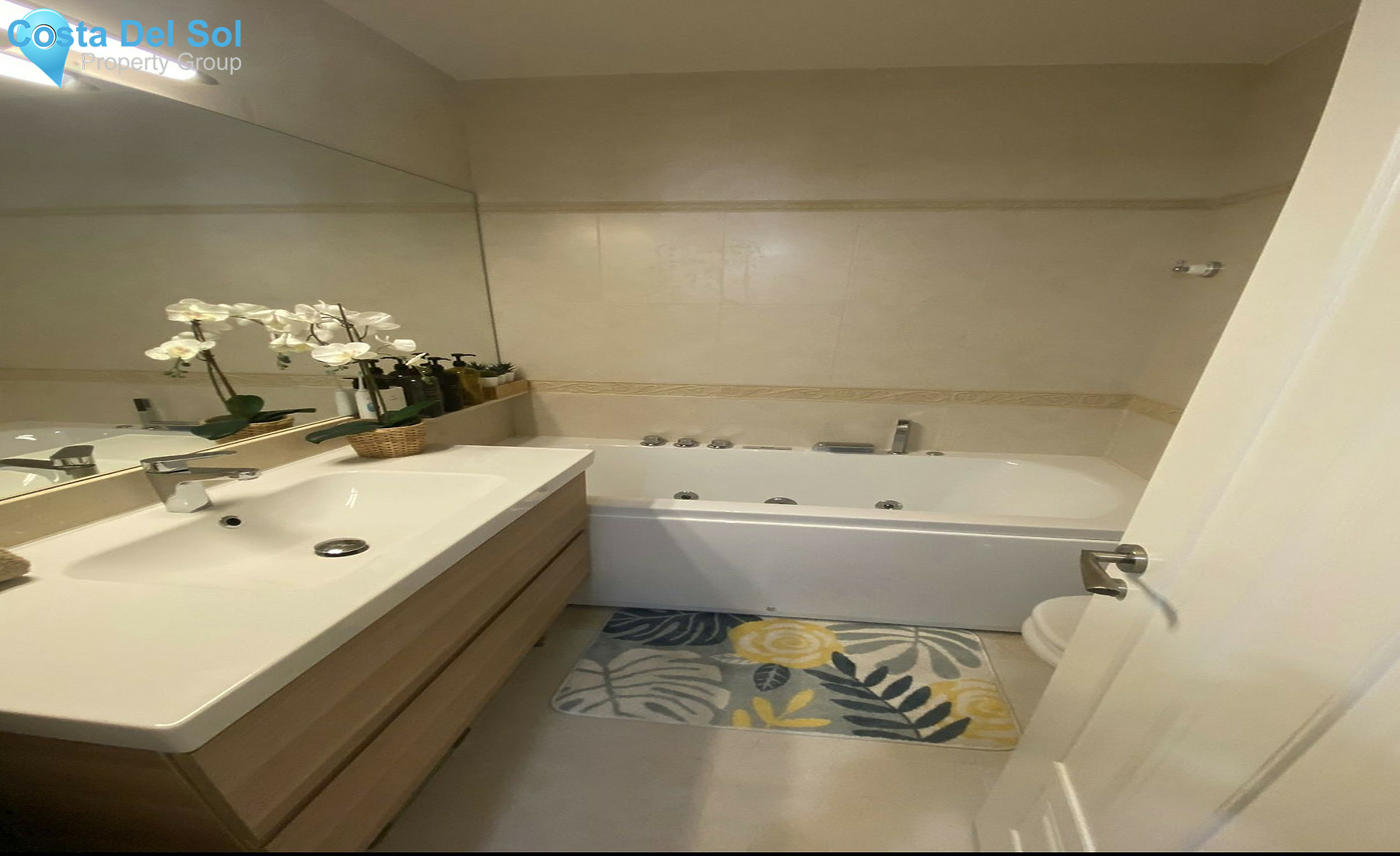 Top Floor Apartment in Marbella-1543389