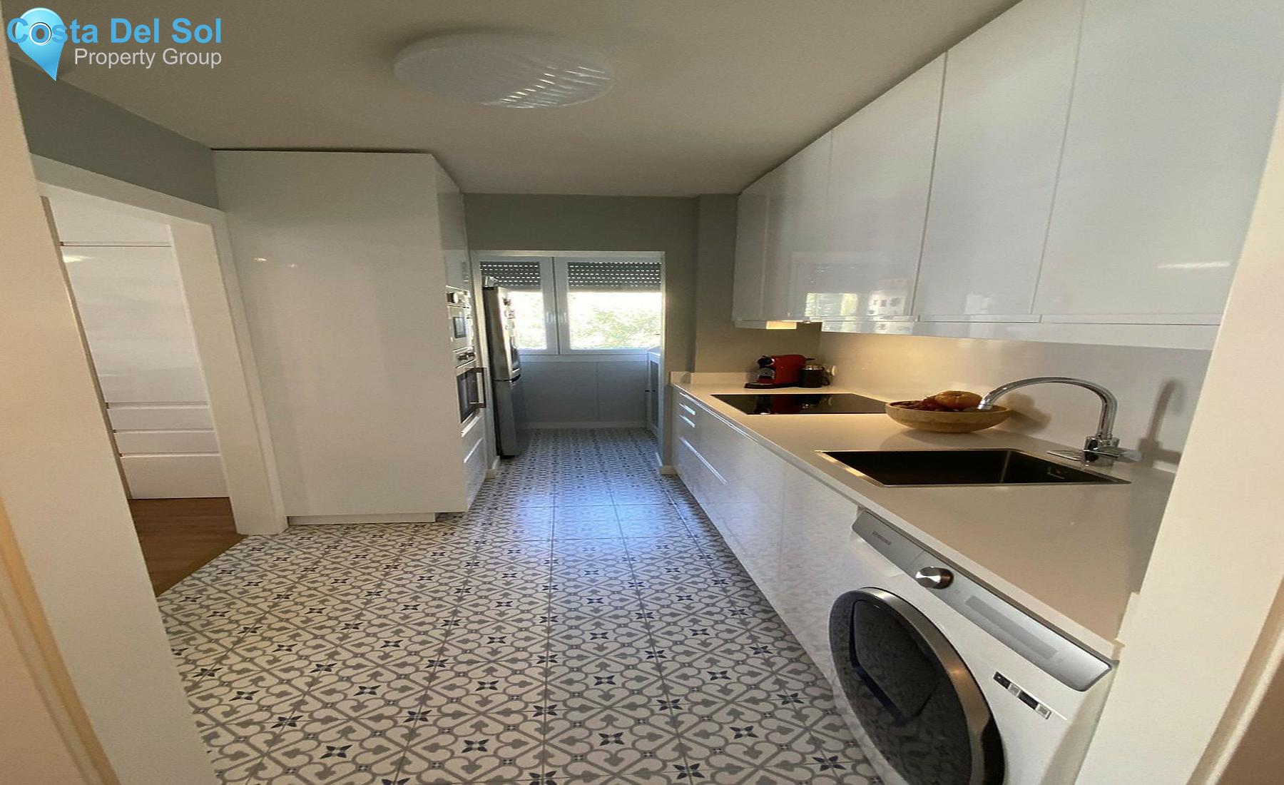Top Floor Apartment in Marbella-1543390