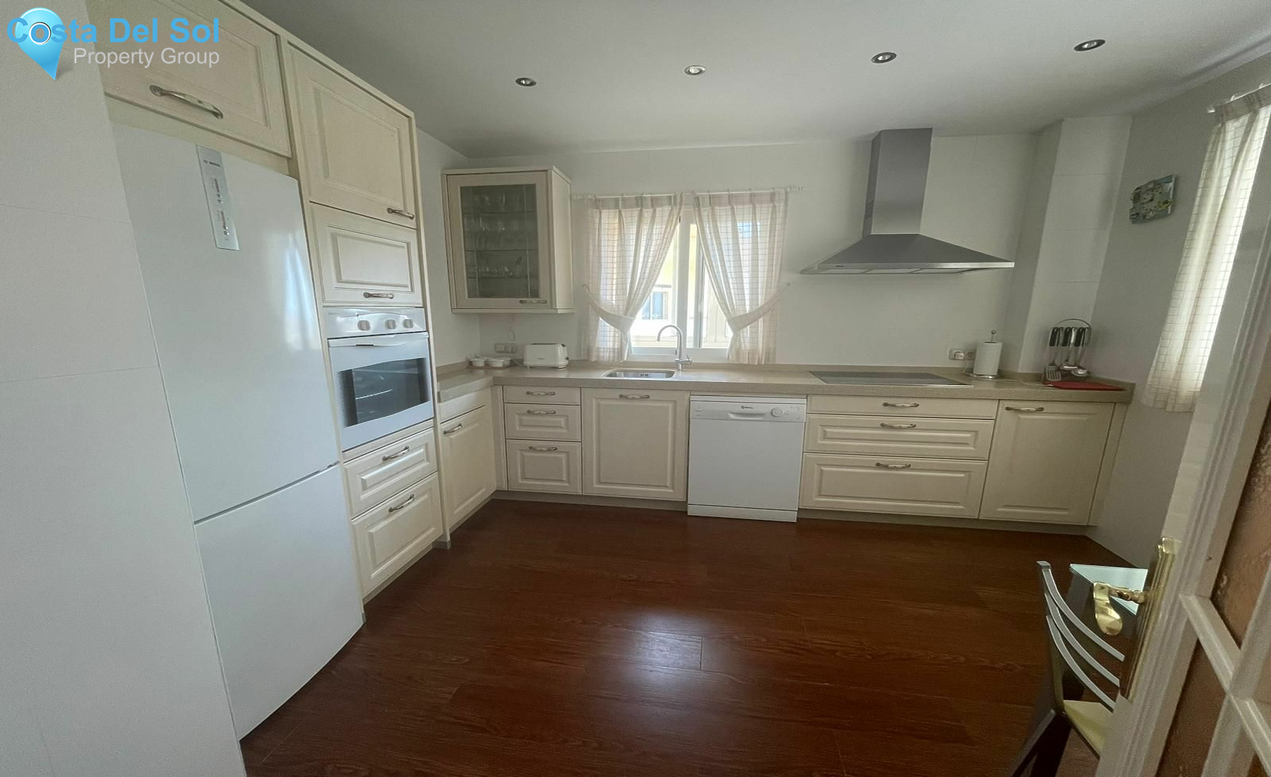 Top Floor Apartment in Marbella-1141797