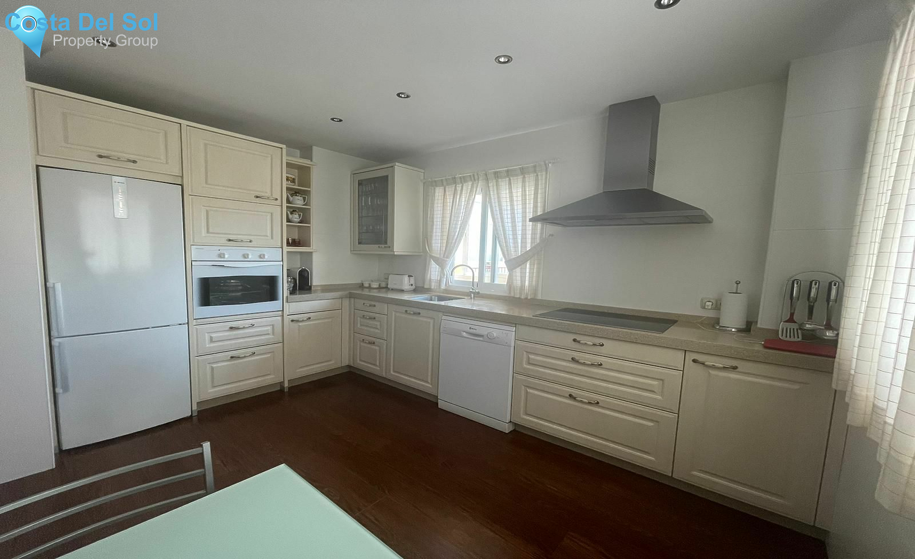 Top Floor Apartment in Marbella-1141798