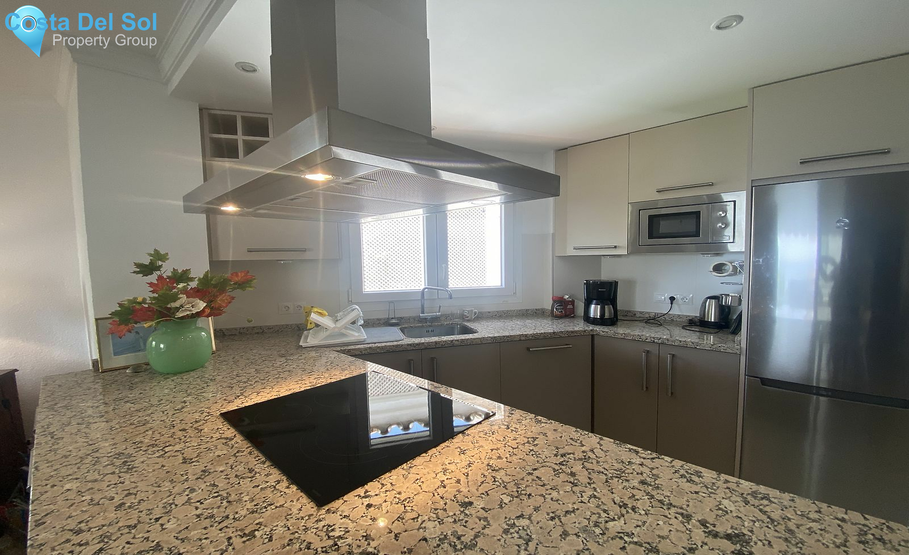 Top Floor Apartment in Marbella-1386341