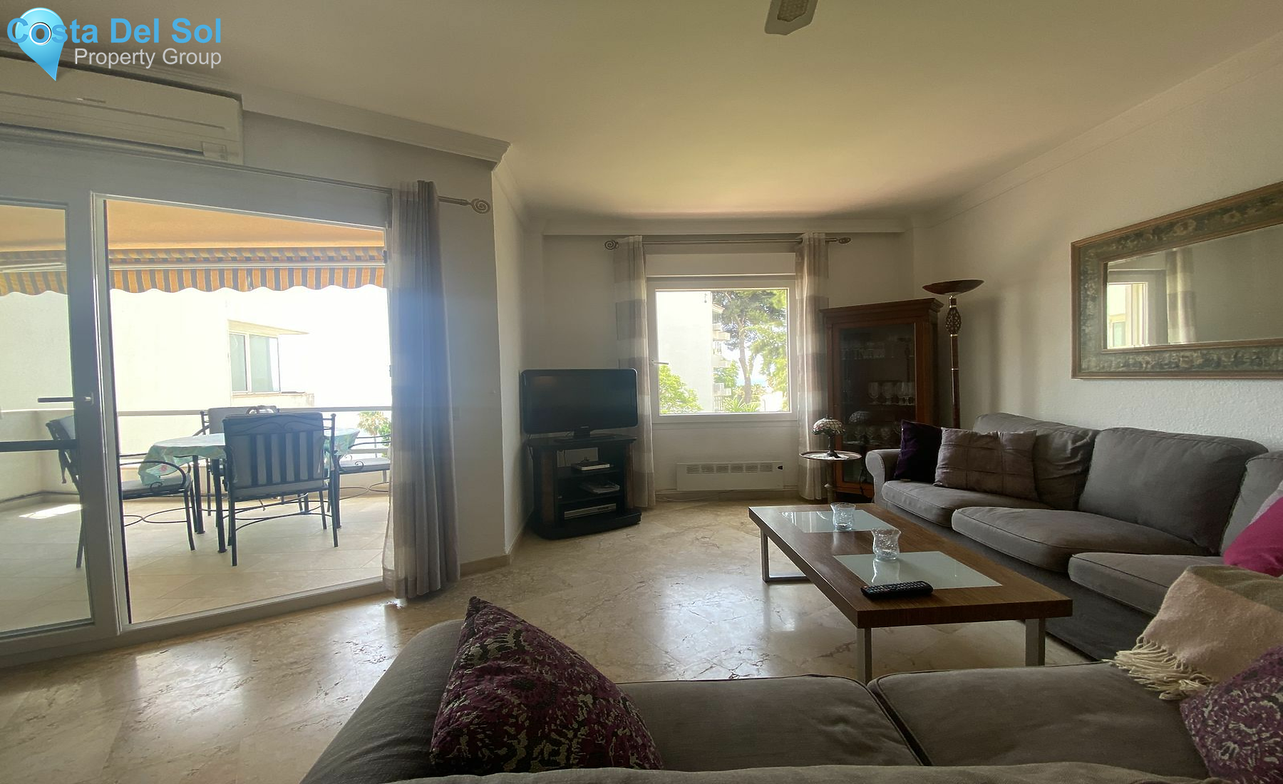Top Floor Apartment in Marbella-1386343