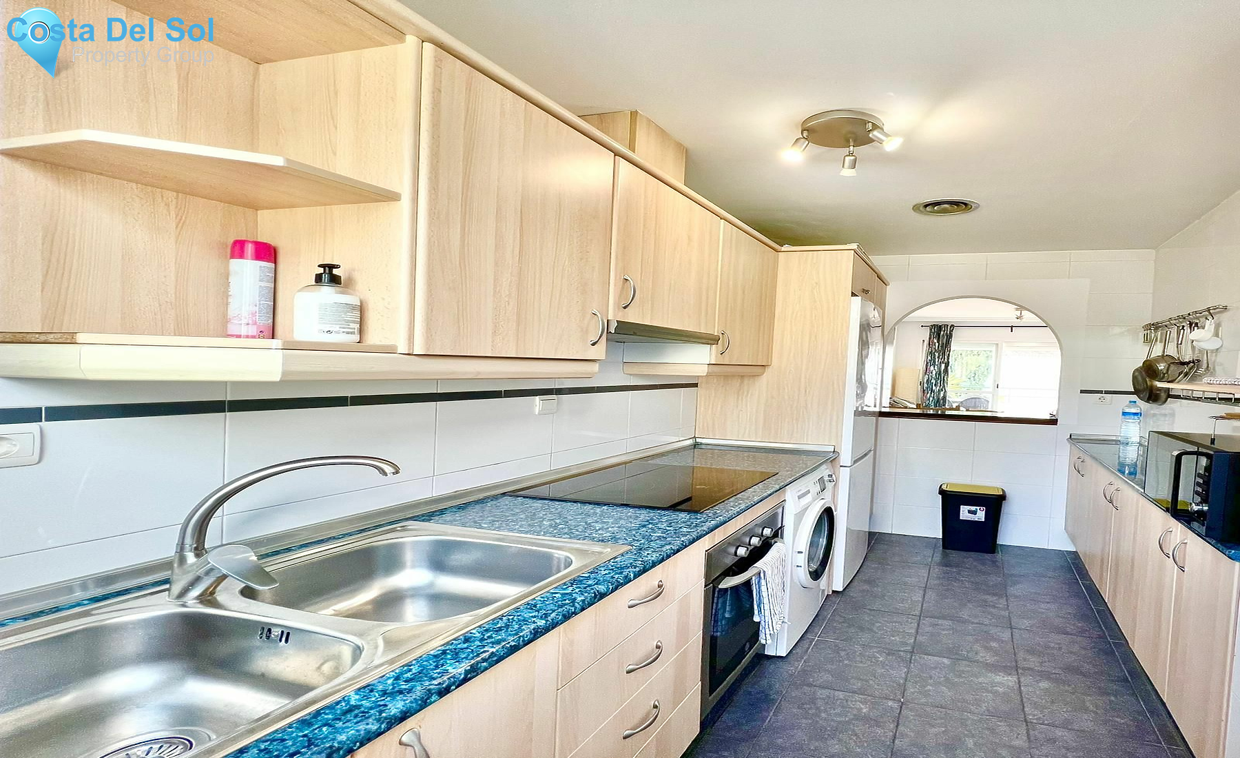 Top Floor Apartment in Marbella-1548801