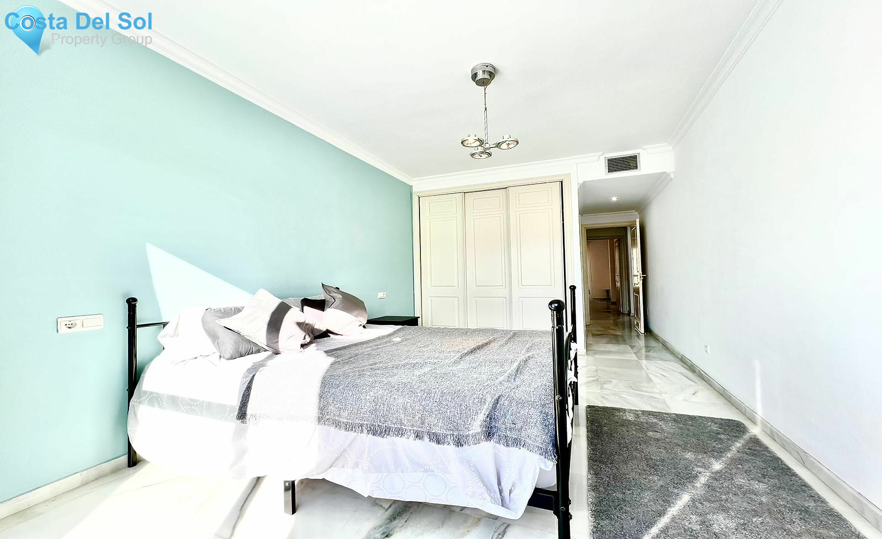 Top Floor Apartment in Marbella-1548803