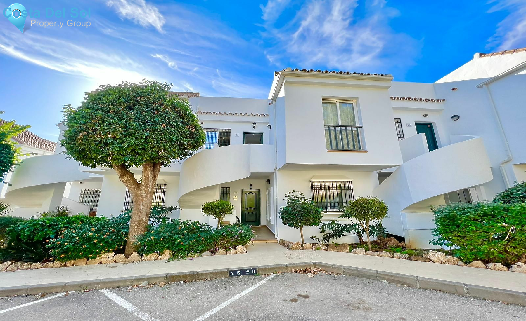Top Floor Apartment in Marbella-1548810
