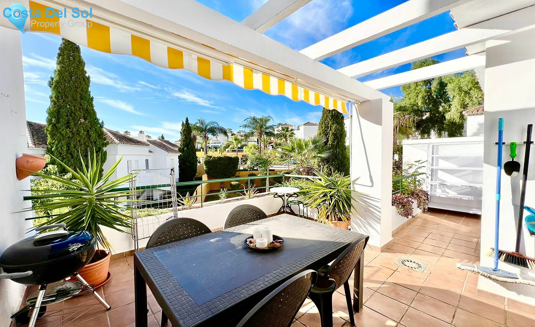 Top Floor Apartment in Marbella-1548796