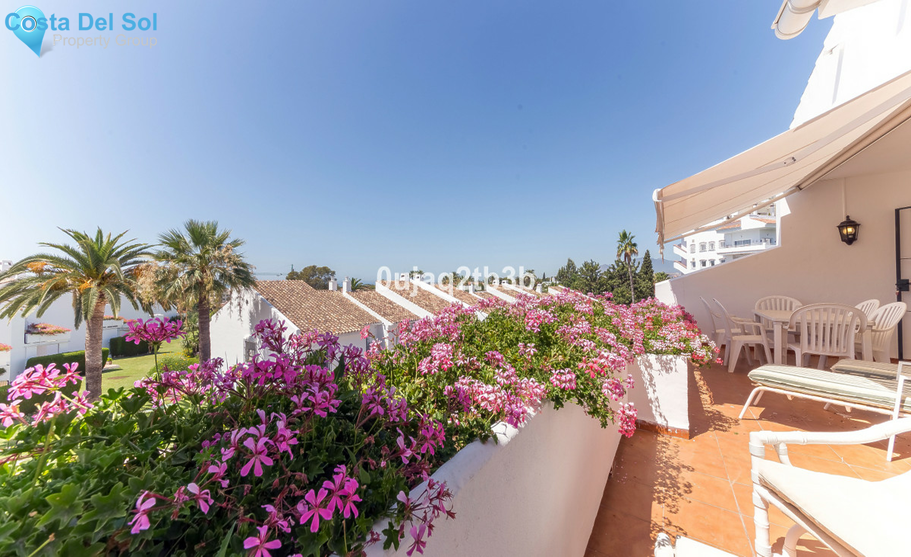 Top Floor Apartment in Nueva Andalucía