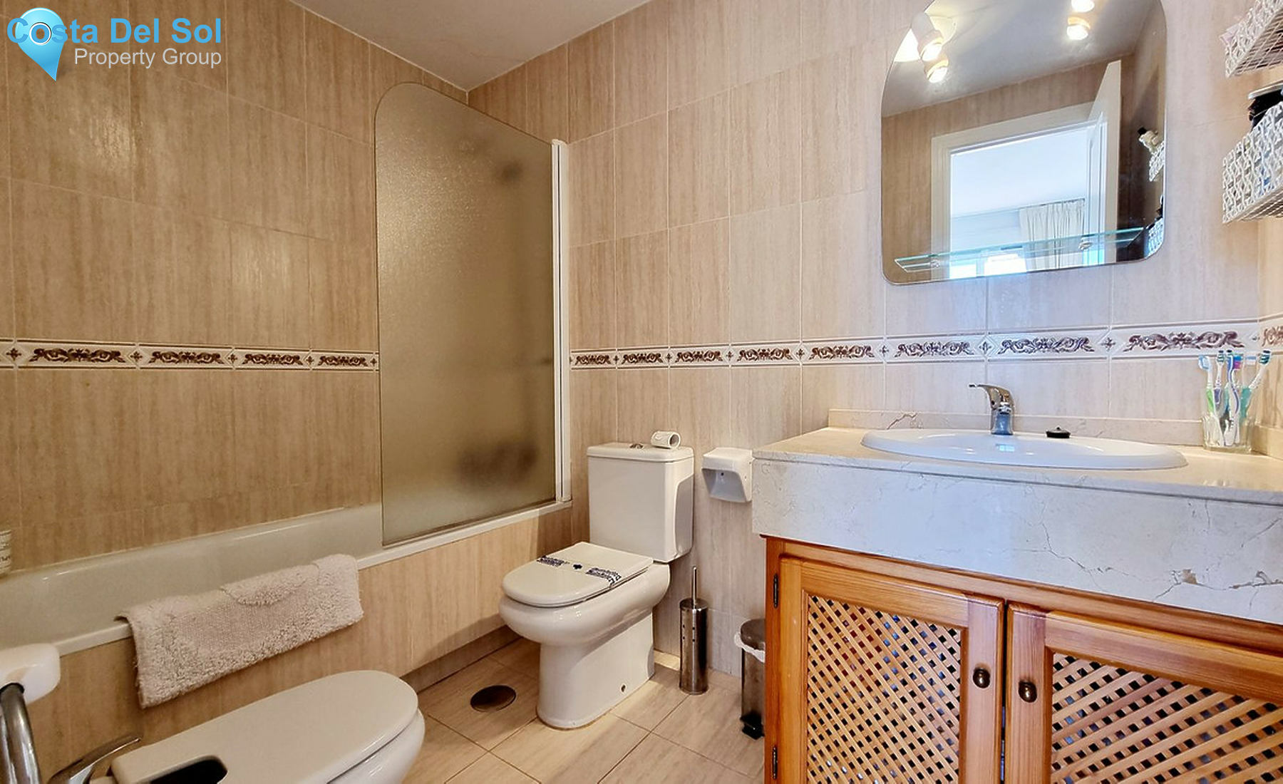 Top Floor Apartment in Nueva Andalucía-1249214