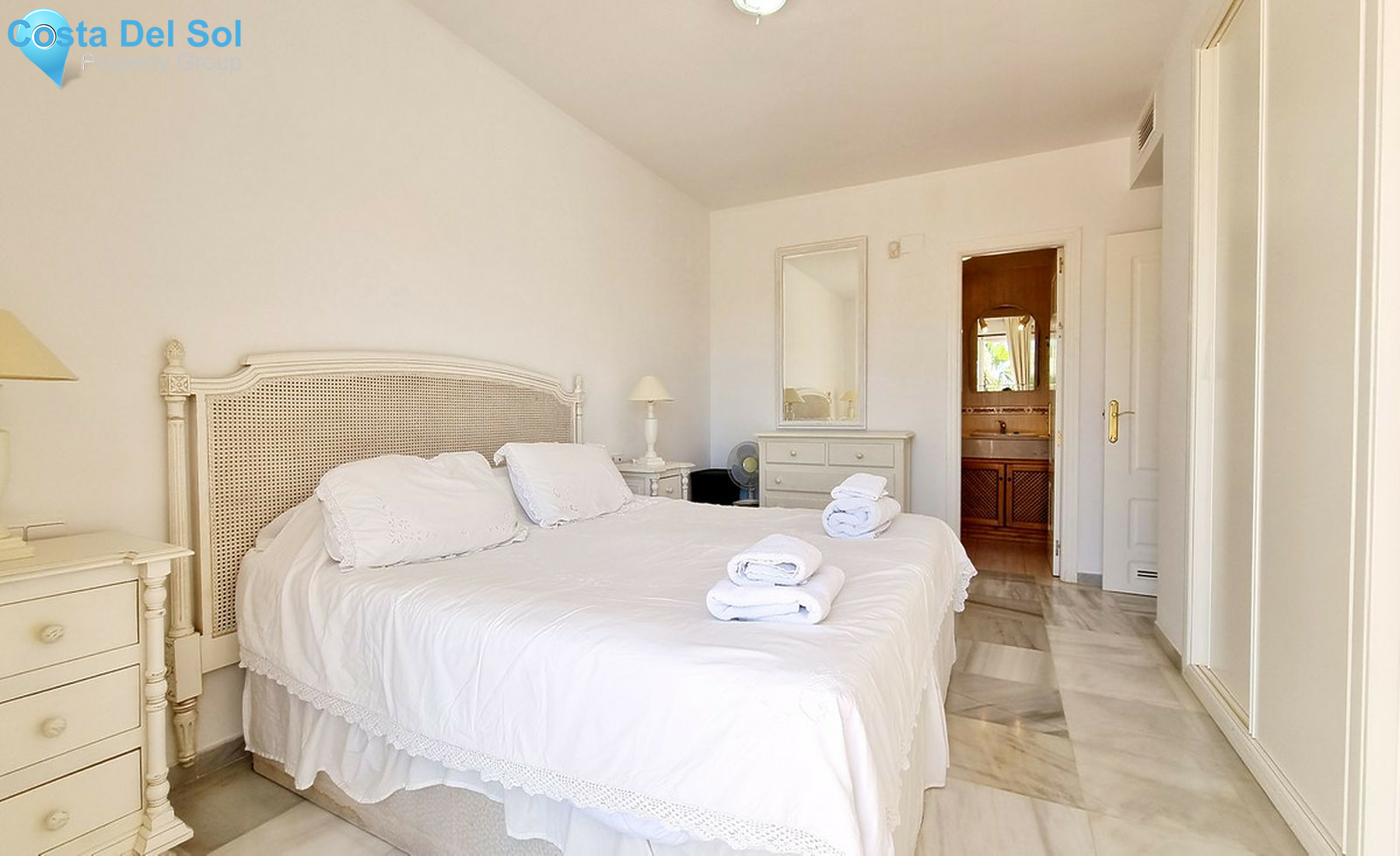 Top Floor Apartment in Nueva Andalucía-1249215