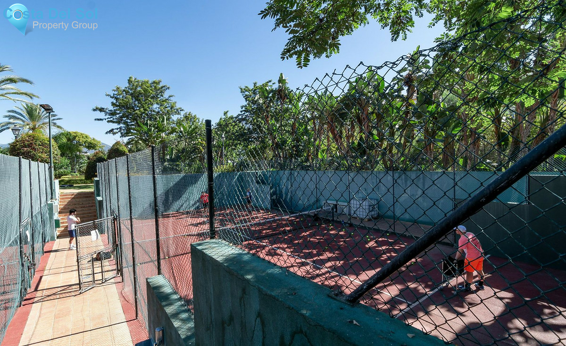 Top Floor Apartment in Nueva Andalucía
