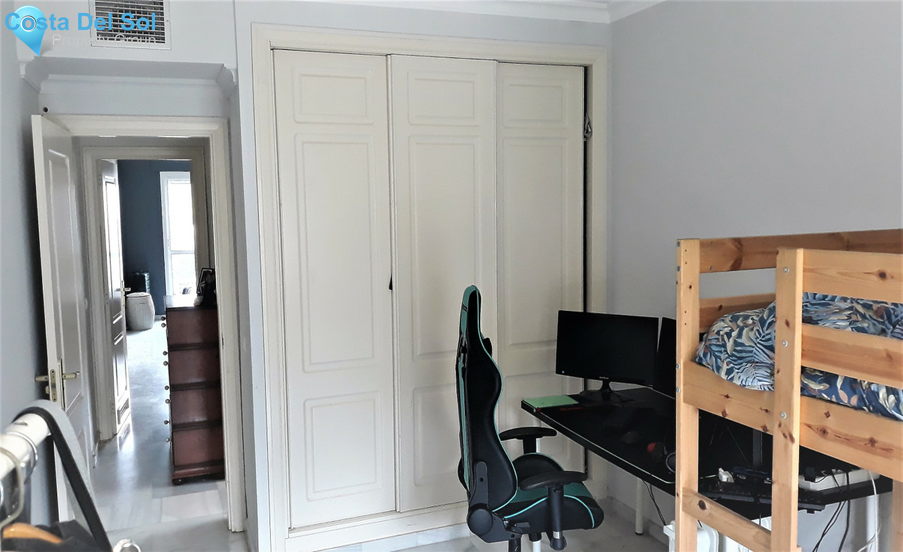 Top Floor Apartment in Nueva Andalucía-1293306