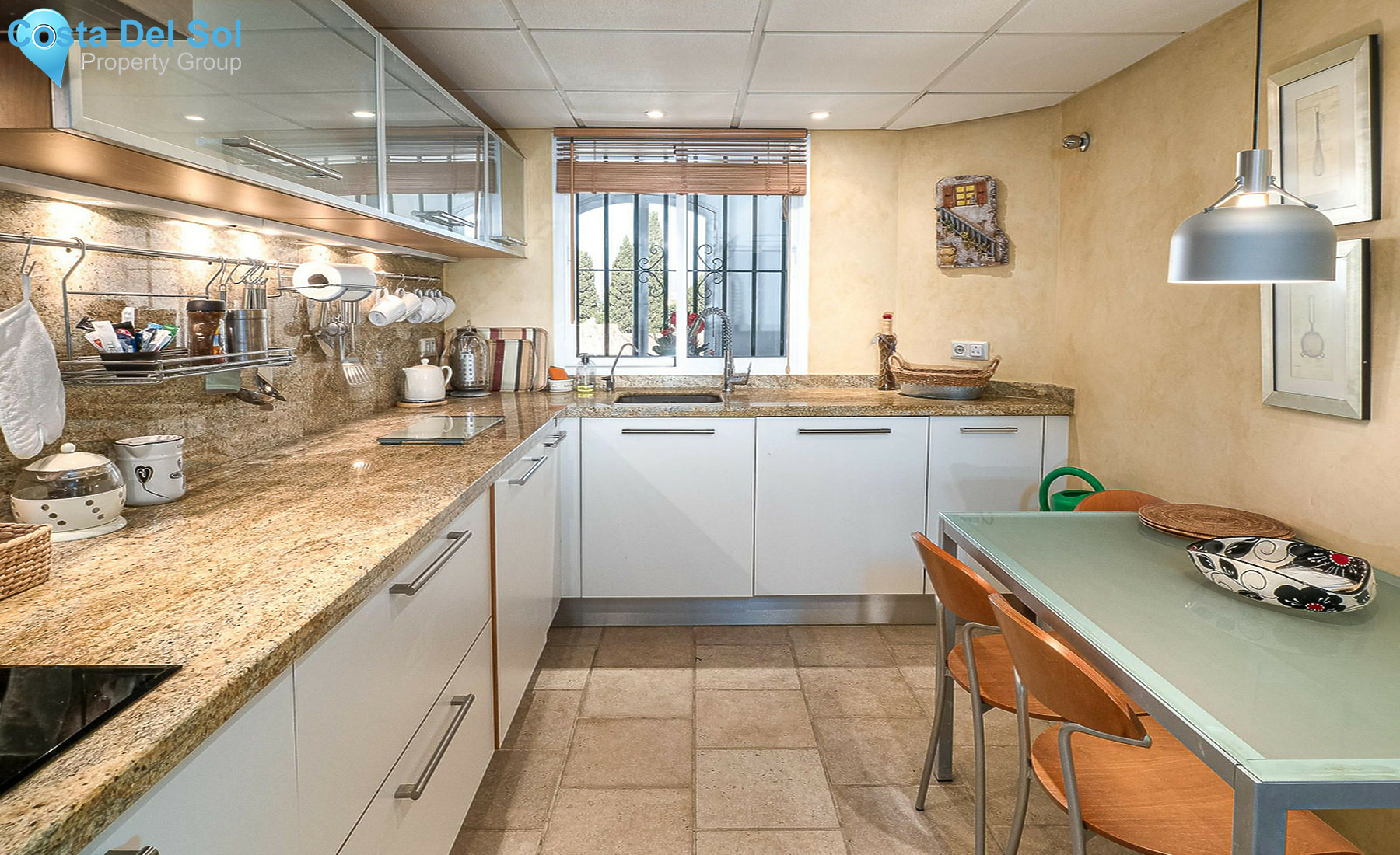 Top Floor Apartment in Nueva Andalucía-1369634