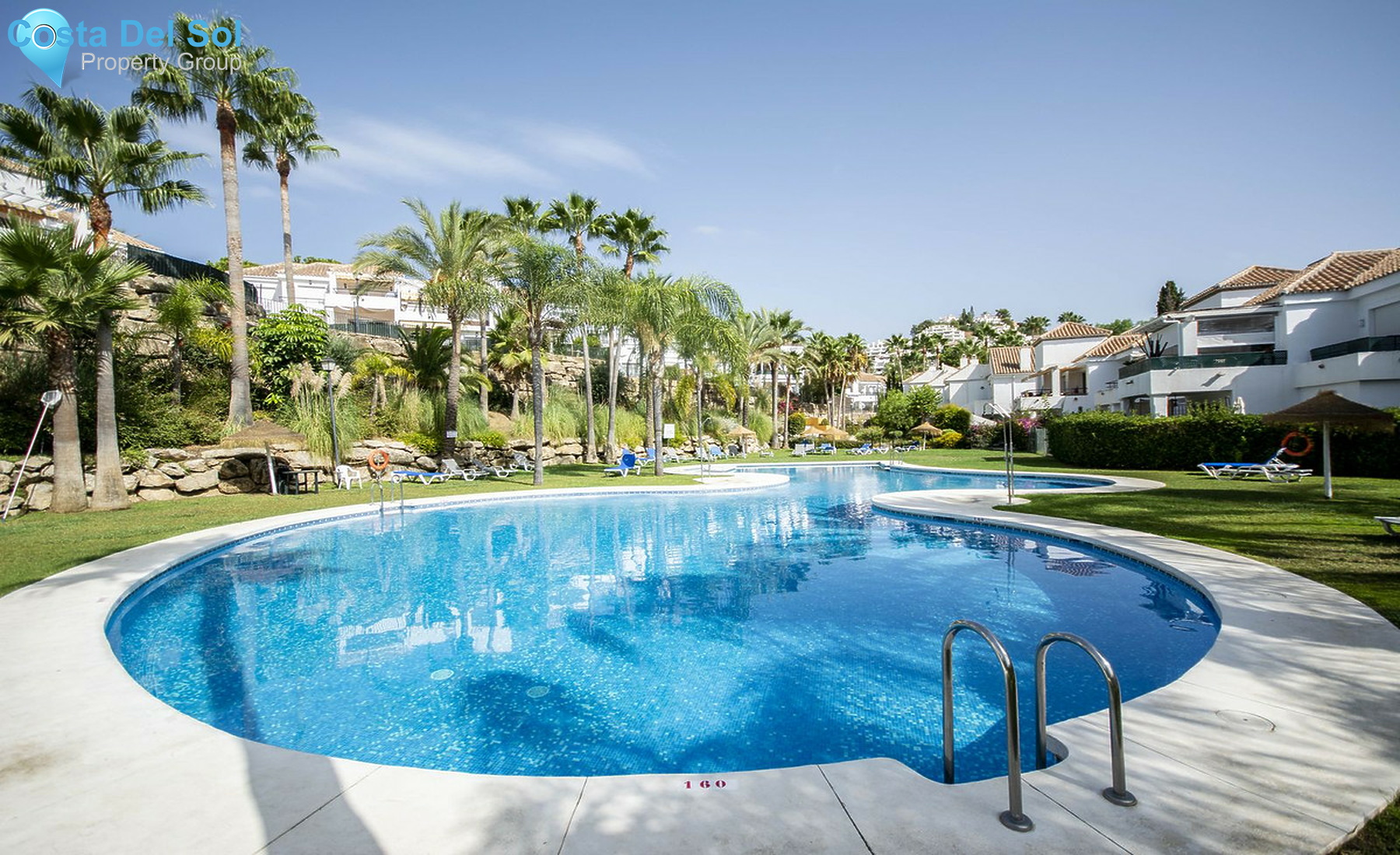 Top Floor Apartment in Nueva Andalucía-1405581