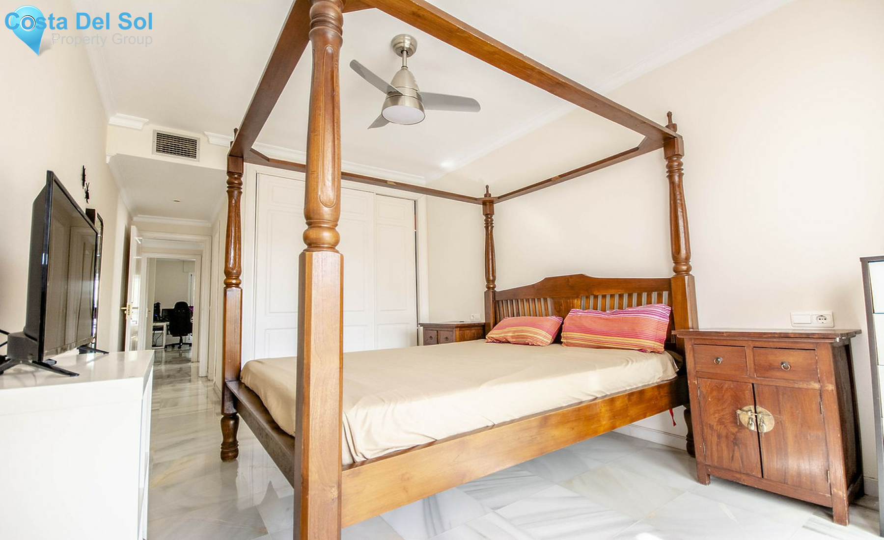 Top Floor Apartment in Nueva Andalucía-1405593