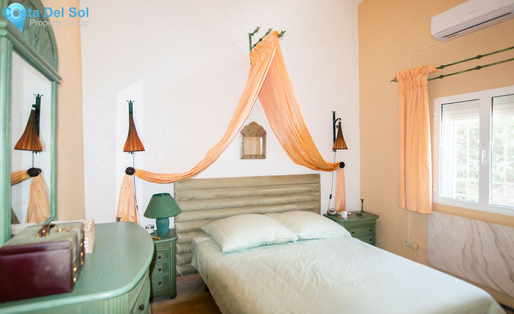 Top Floor Apartment in Nueva Andalucía-1505061