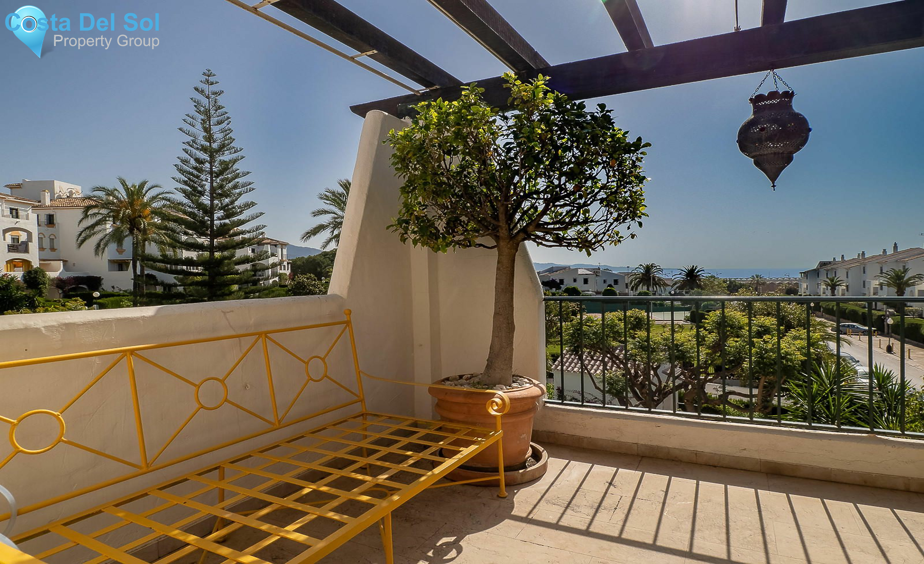 Top Floor Apartment in Nueva Andalucía-1195107