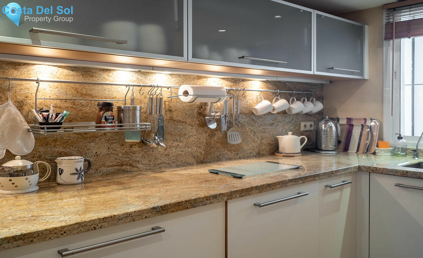 Top Floor Apartment in Nueva Andalucía-1195110