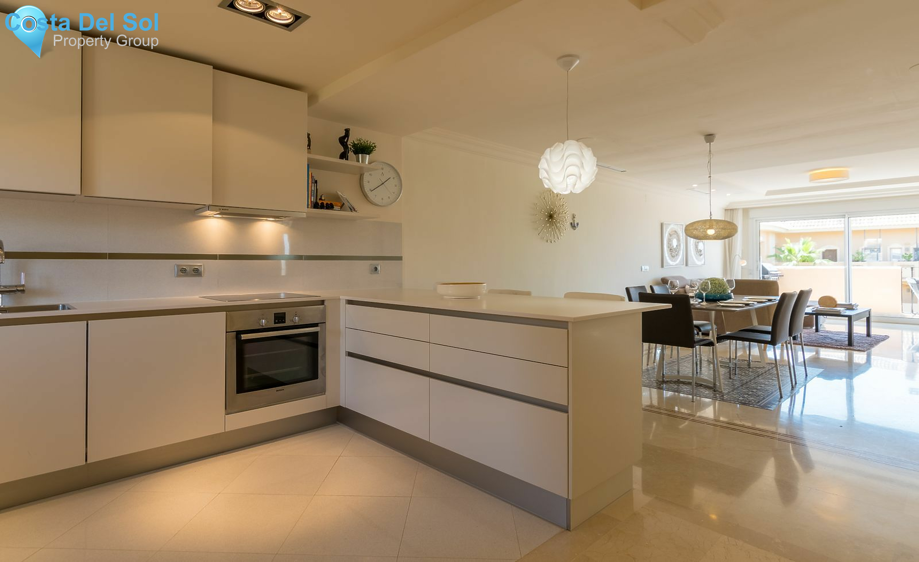 Top Floor Apartment in Nueva Andalucía