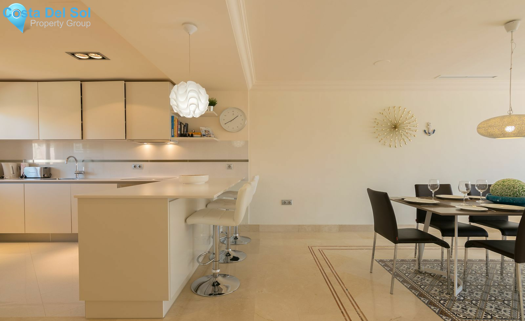 Top Floor Apartment in Nueva Andalucía-1386048