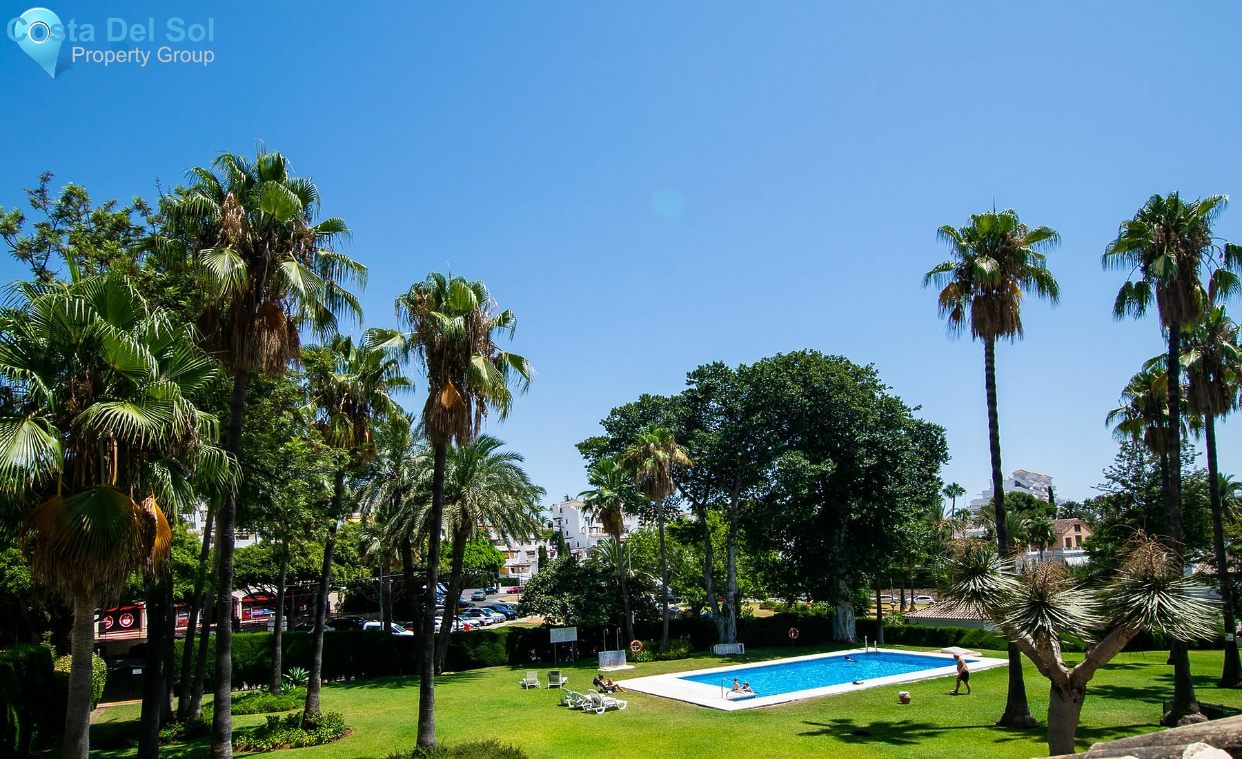 Top Floor Apartment in Nueva Andalucía