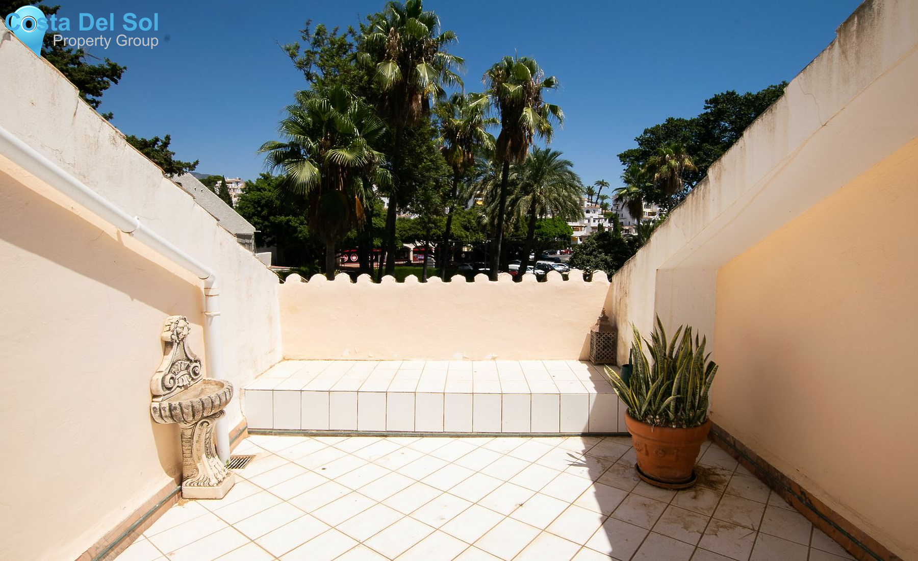 Top Floor Apartment in Nueva Andalucía-1425928