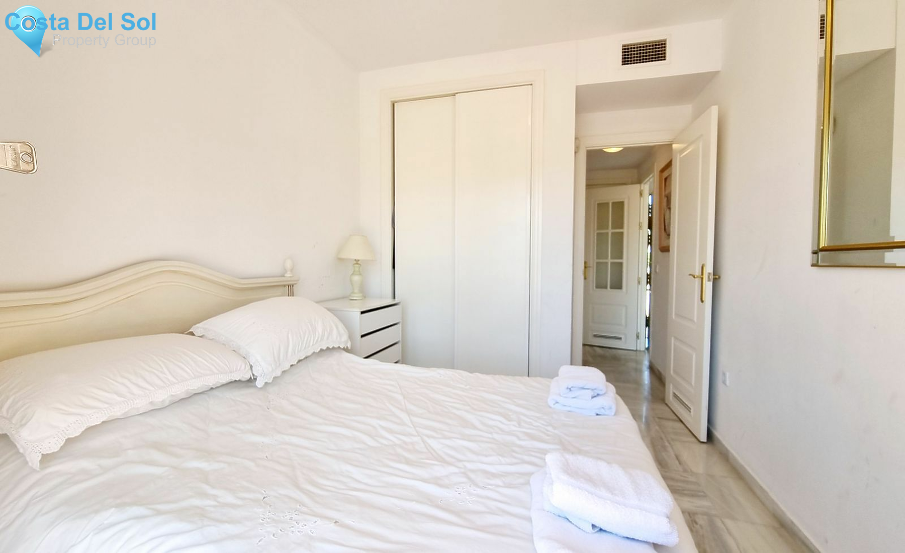 Top Floor Apartment in Nueva Andalucía-1469115
