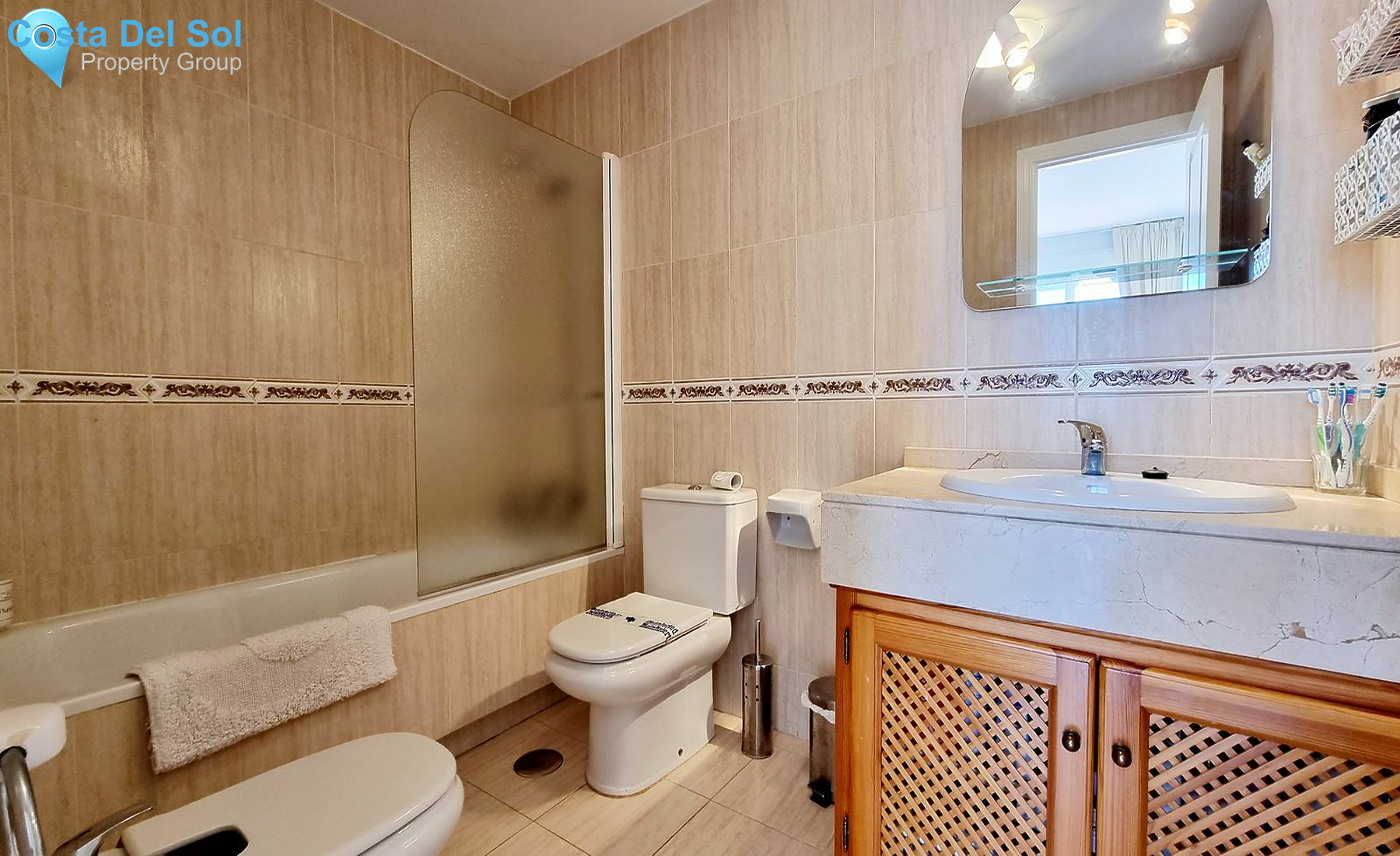 Top Floor Apartment in Nueva Andalucía-1469117