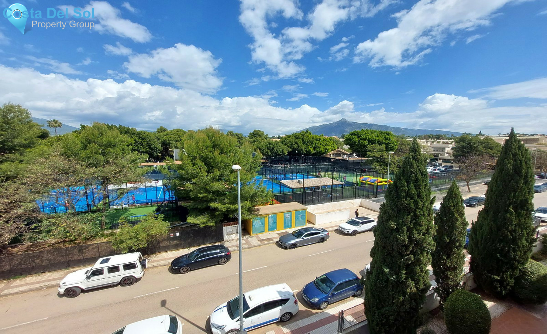 Top Floor Apartment in Puerto Banús