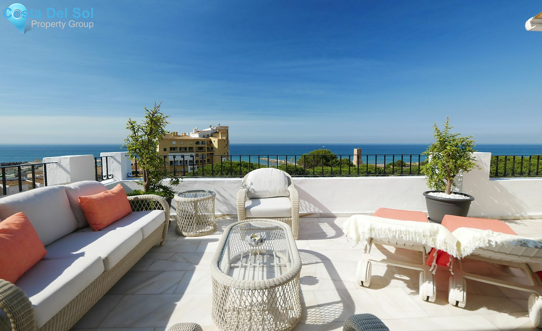 Top Floor Apartment in Puerto de Cabopino-1147810