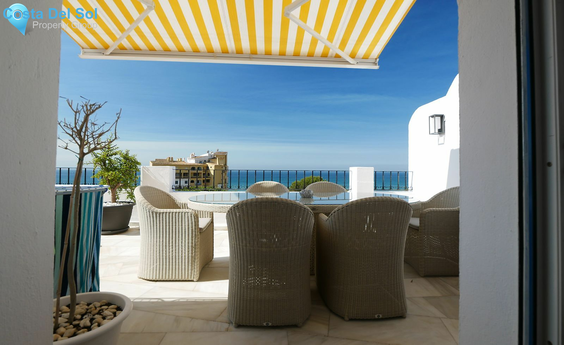 Top Floor Apartment in Puerto de Cabopino-1147812