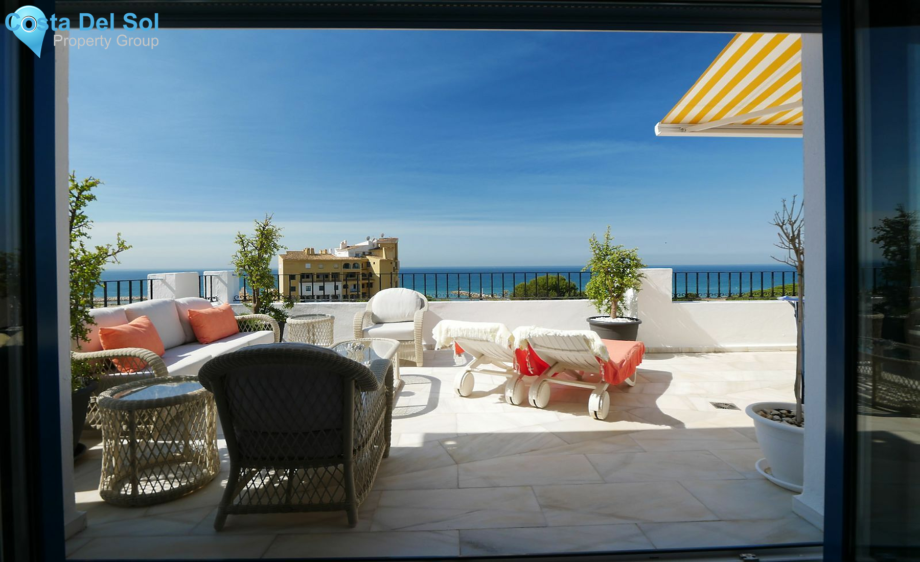 Top Floor Apartment in Puerto de Cabopino-1147816