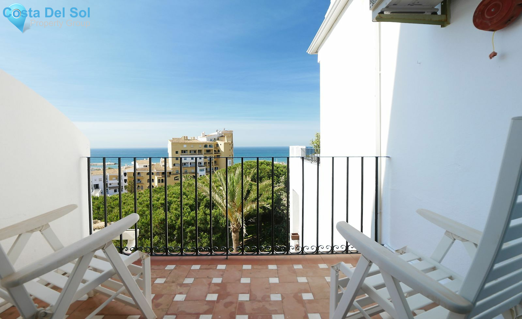 Top Floor Apartment in Puerto de Cabopino-1147803