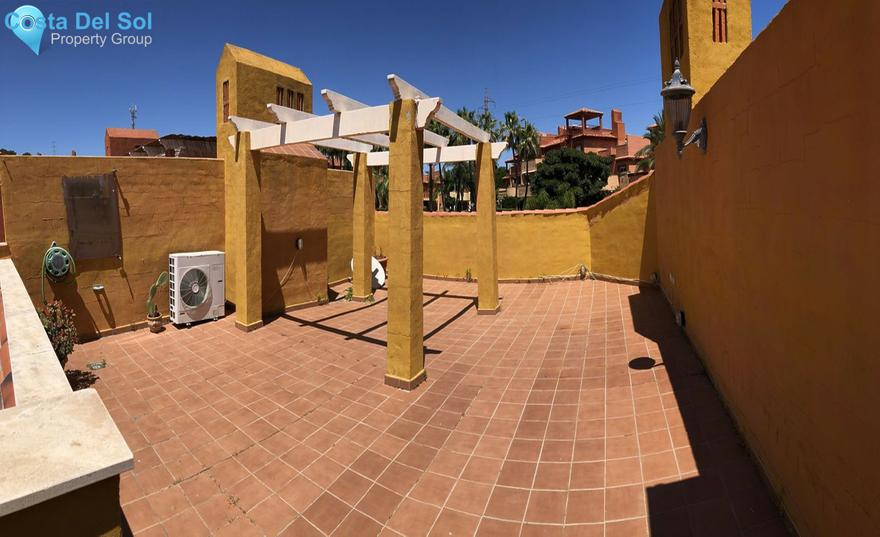 Top Floor Apartment in Reserva de Marbella-1270276