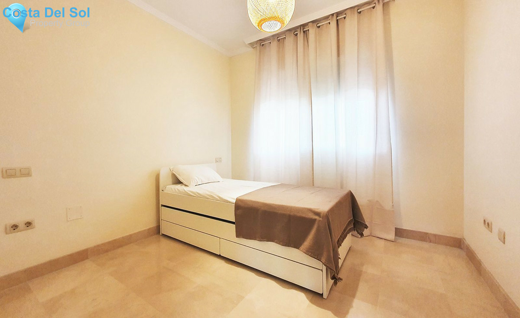 Top Floor Apartment in Selwo-1279482