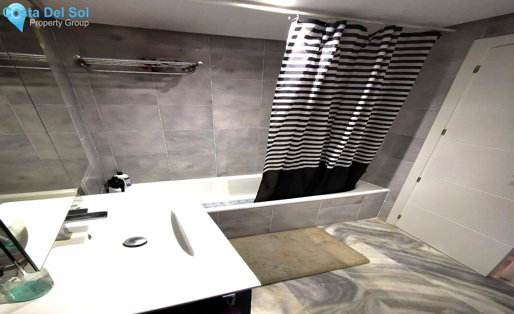 Top Floor Apartment in Torremolinos-1492125