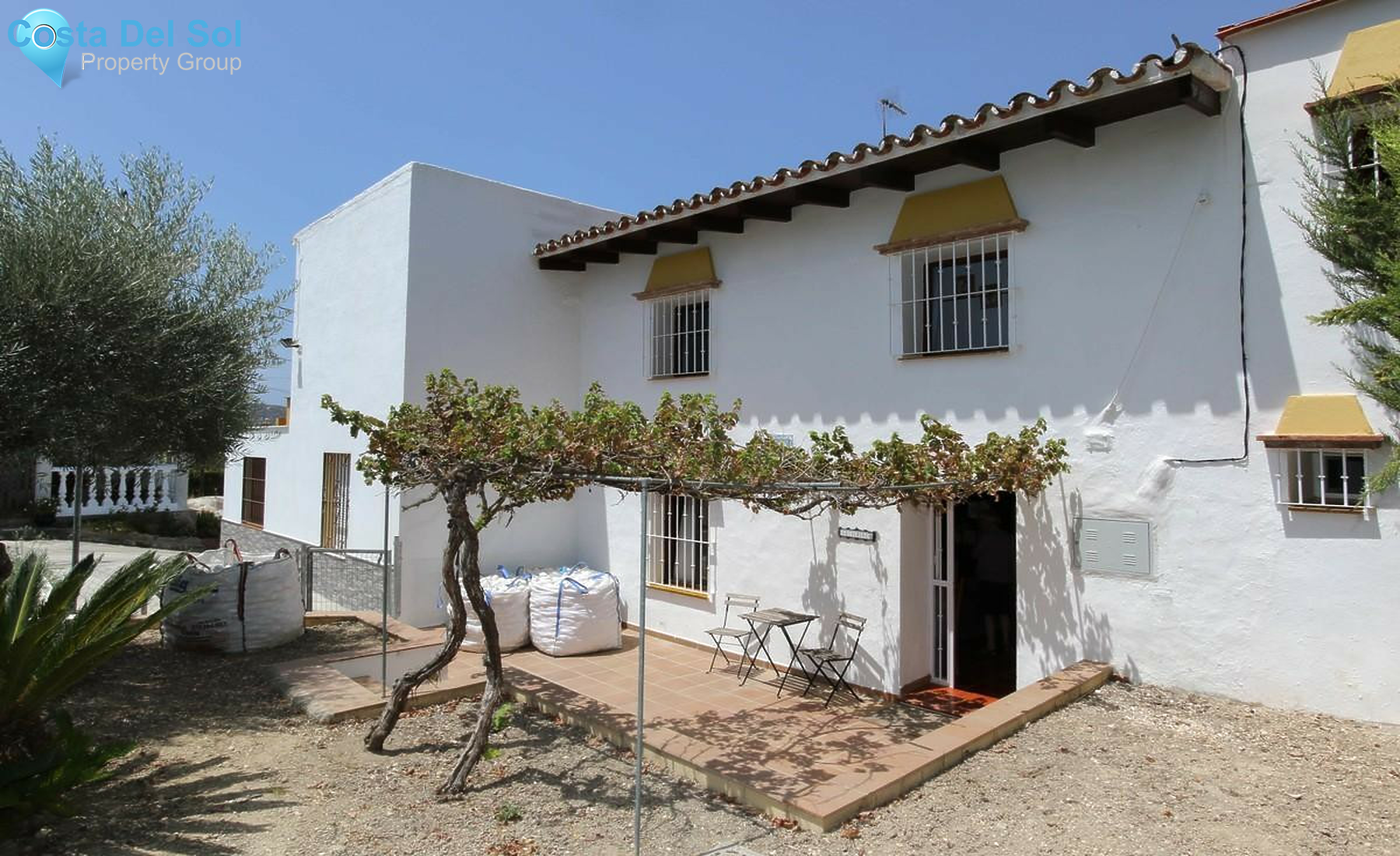 Townhouse in Alhaurín el Grande-1360390
