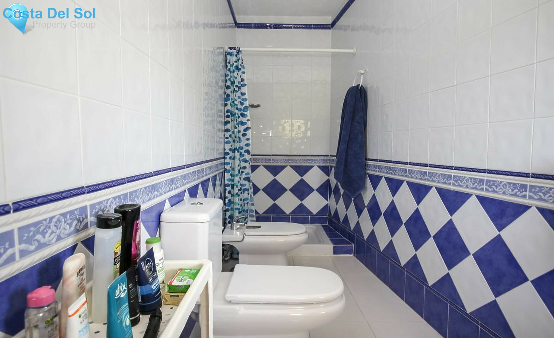 Townhouse in Alhaurín el Grande-1360405