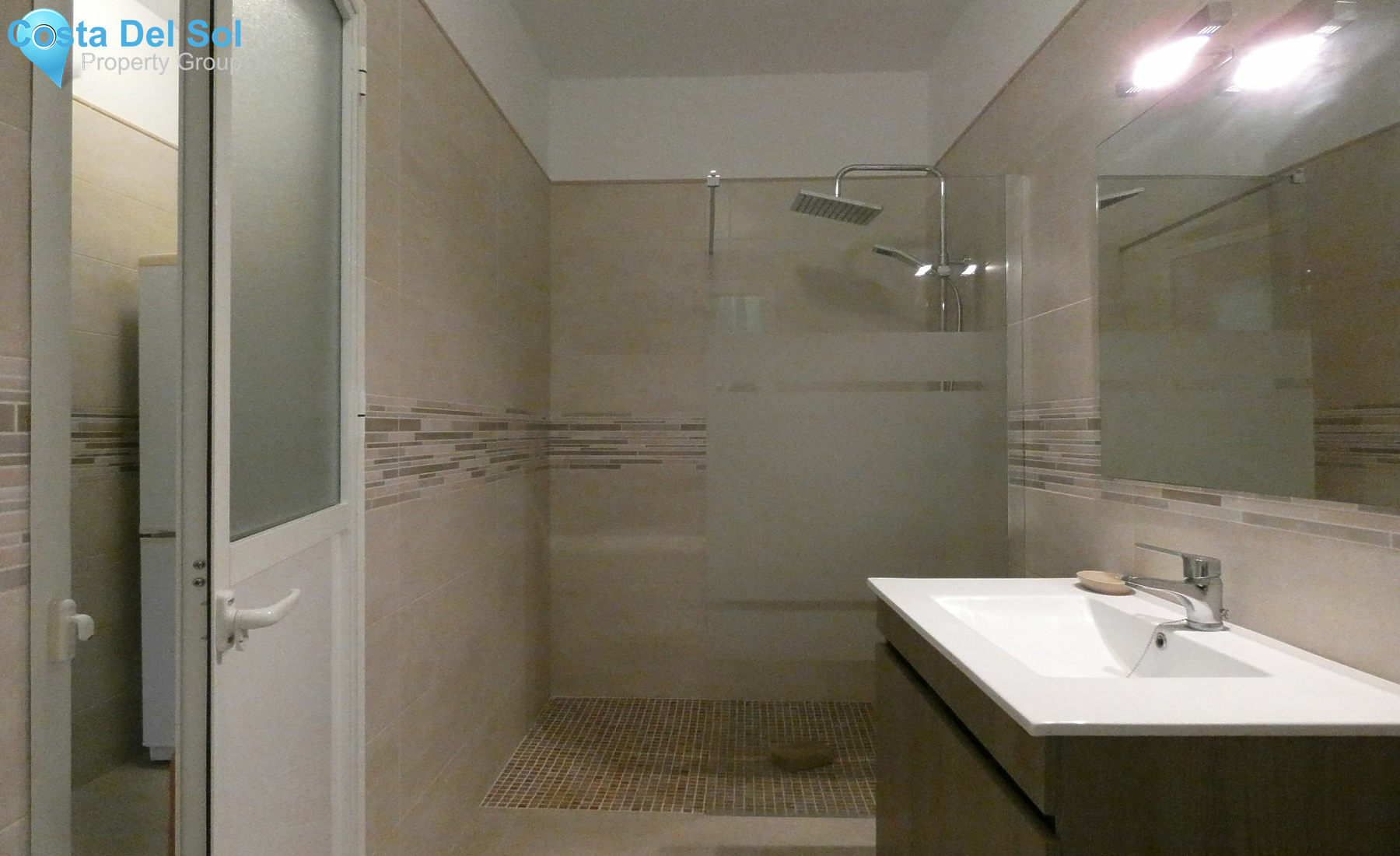 Townhouse in Alhaurín el Grande-1132152