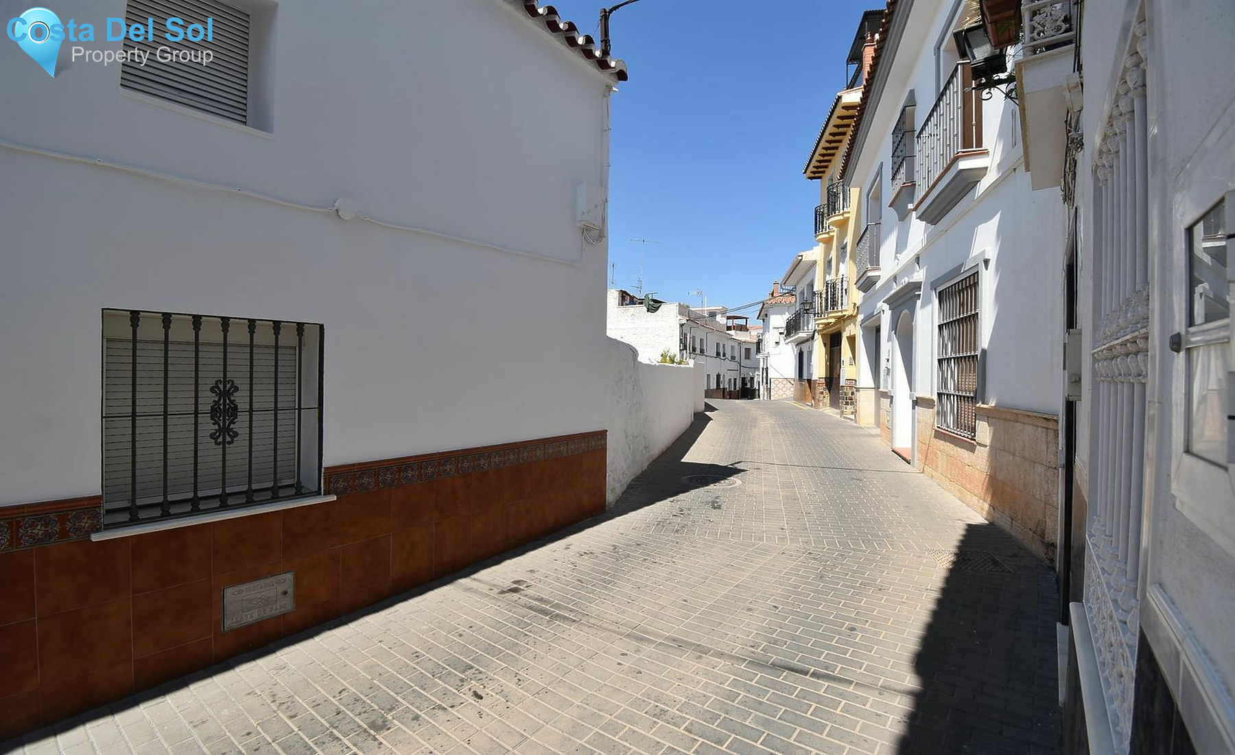 Townhouse in Alhaurín el Grande-1428280
