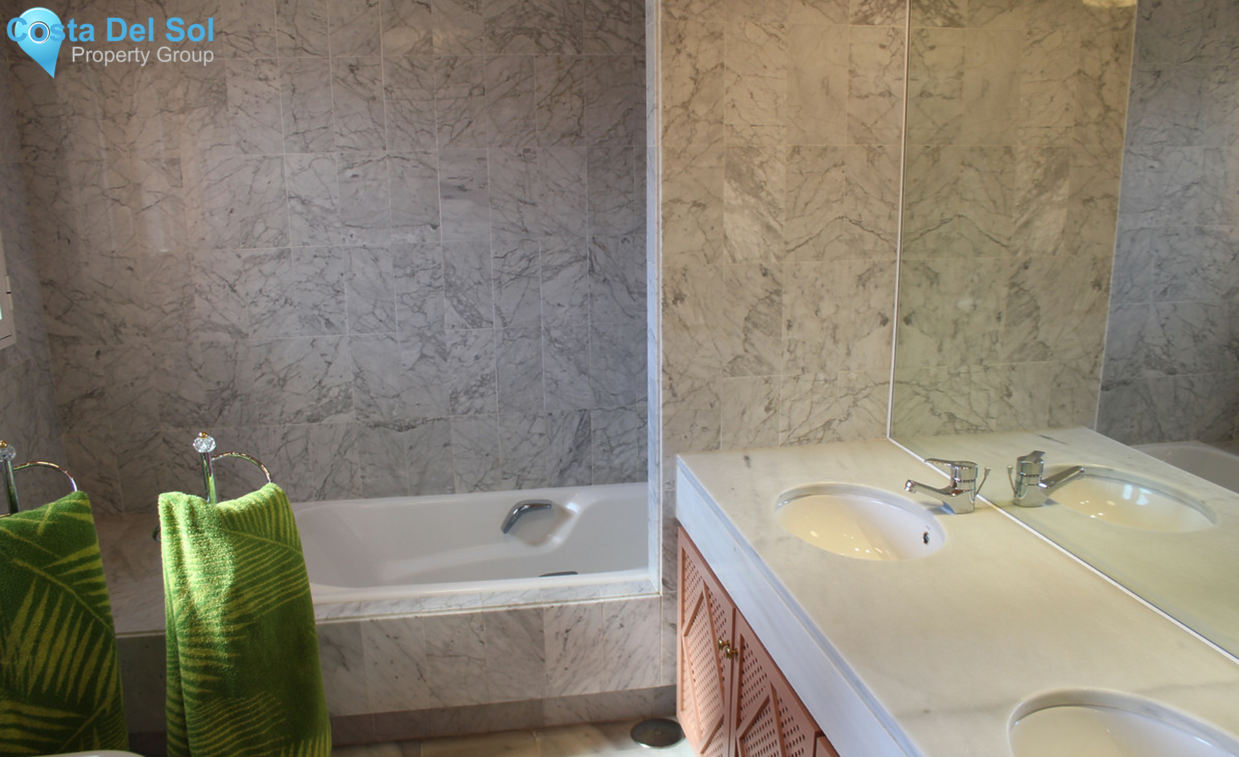 Townhouse in Estepona-1556289
