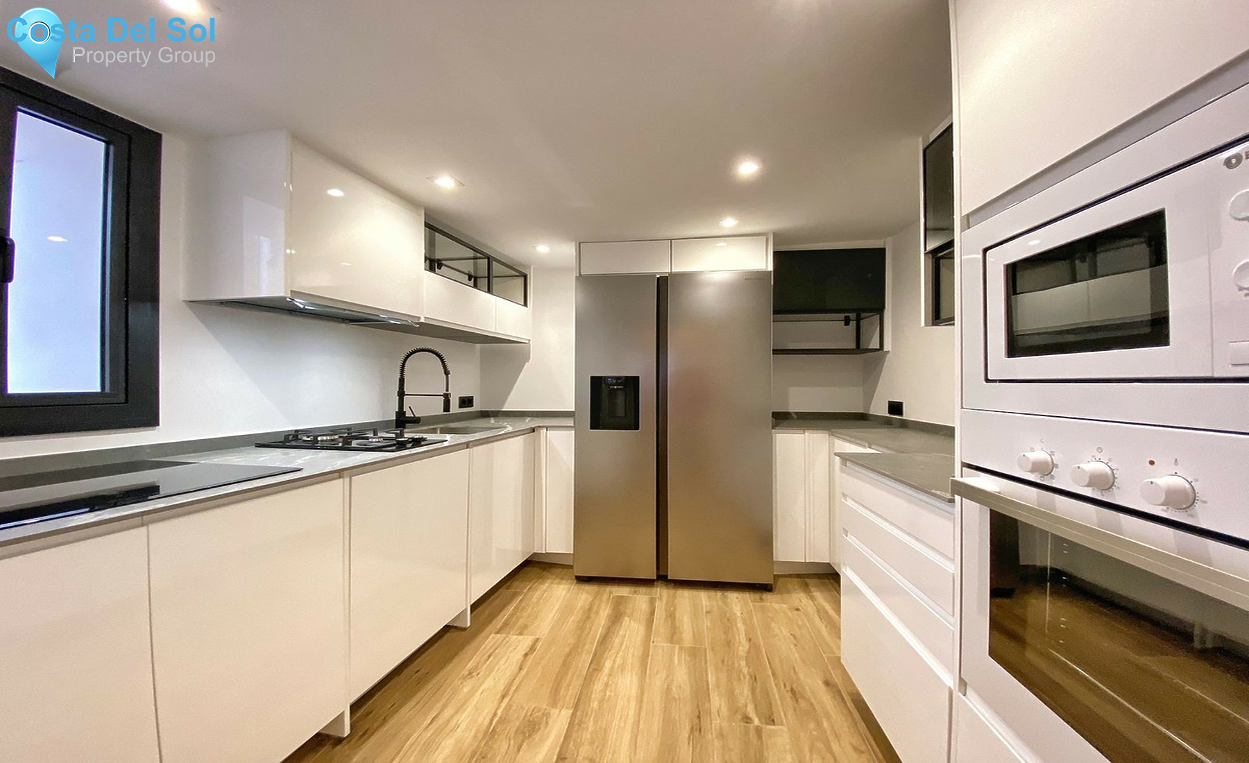 Townhouse in Marbella-1404010