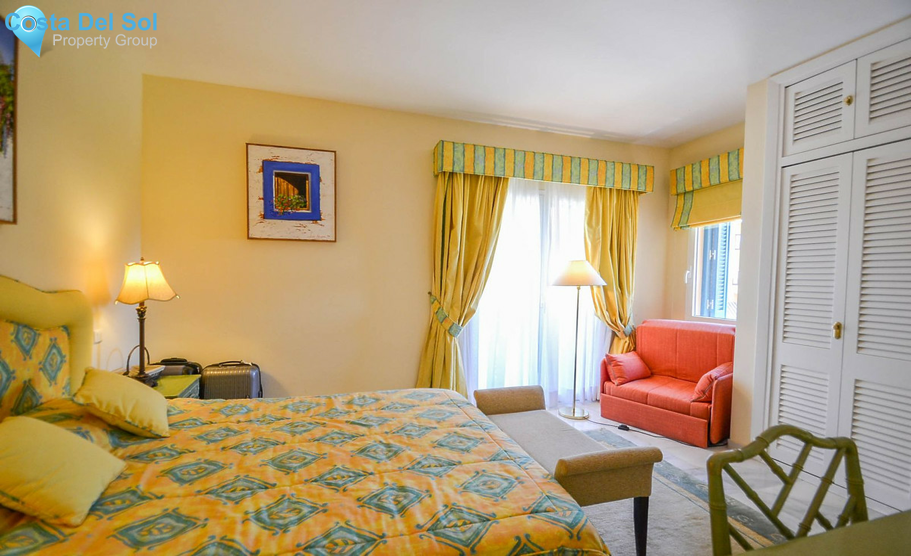 Townhouse in New Golden Mile-1268386