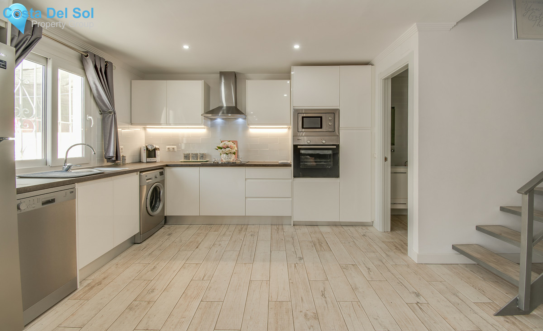 Townhouse in New Golden Mile-1324726