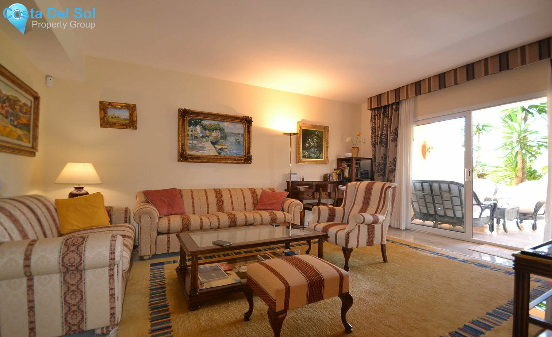 Townhouse in New Golden Mile-1181291