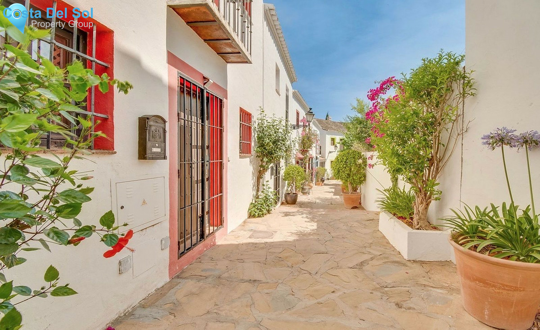 Townhouse in Nueva Andalucía-1248071